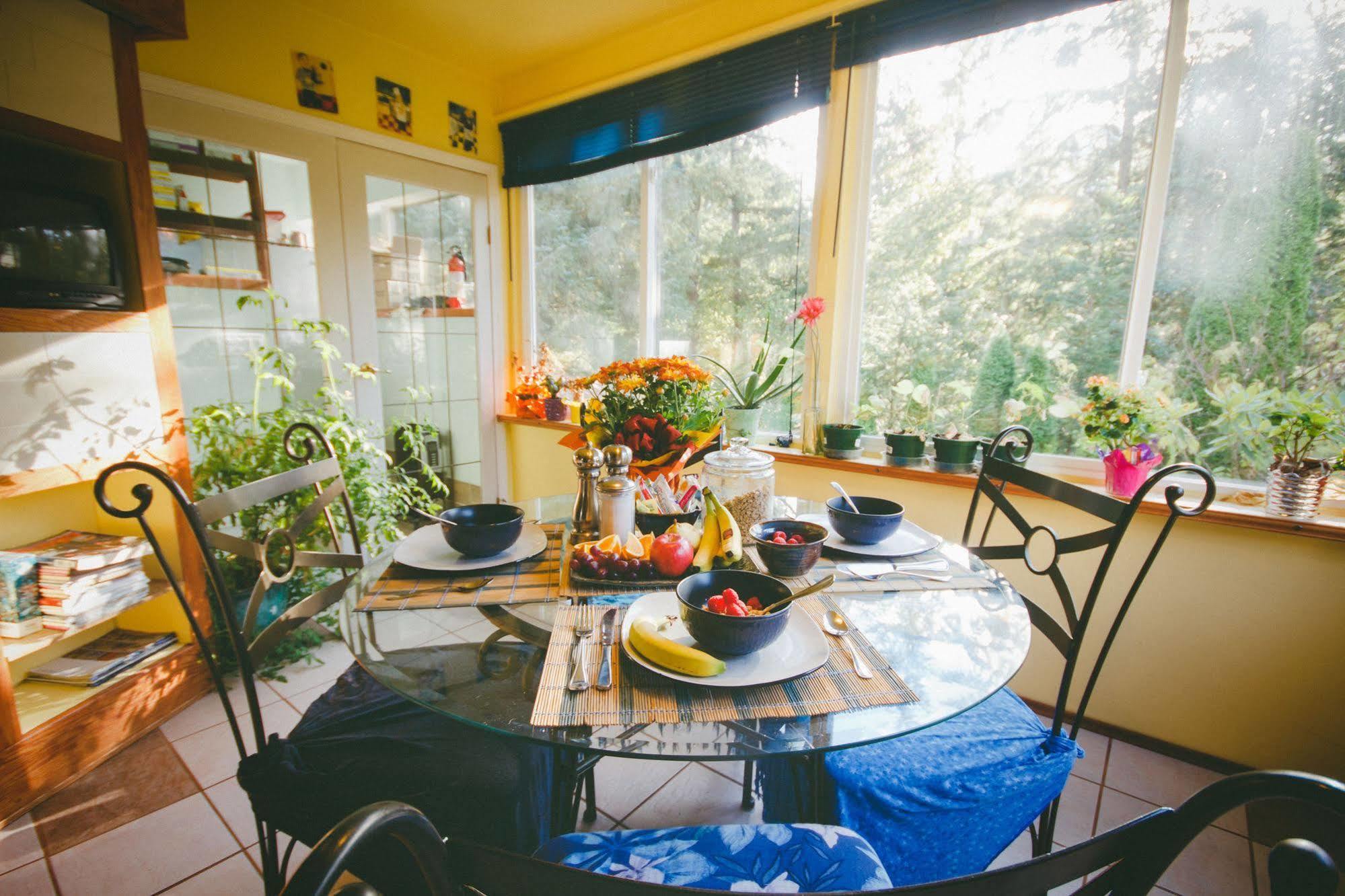 Tall Trees Bed & Breakfast Prince Rupert Exterior photo